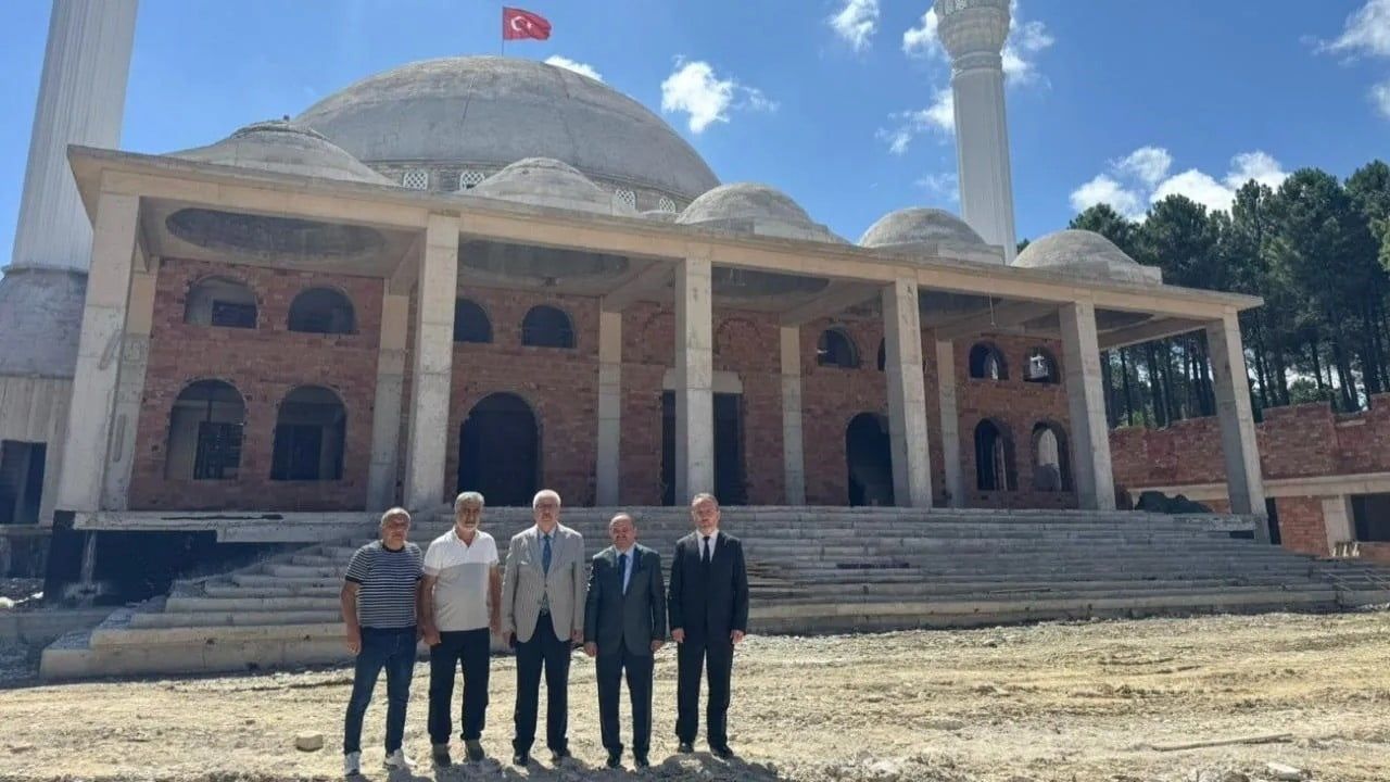 SİNOP ÜNİVERSİTESİ REKTÖRÜ PROF. DR. ŞAKİR TAŞDEMİR, YAPIMI DEVAM EDEN SİNOP ÜNİVERSİTESİ CAMİSİ...