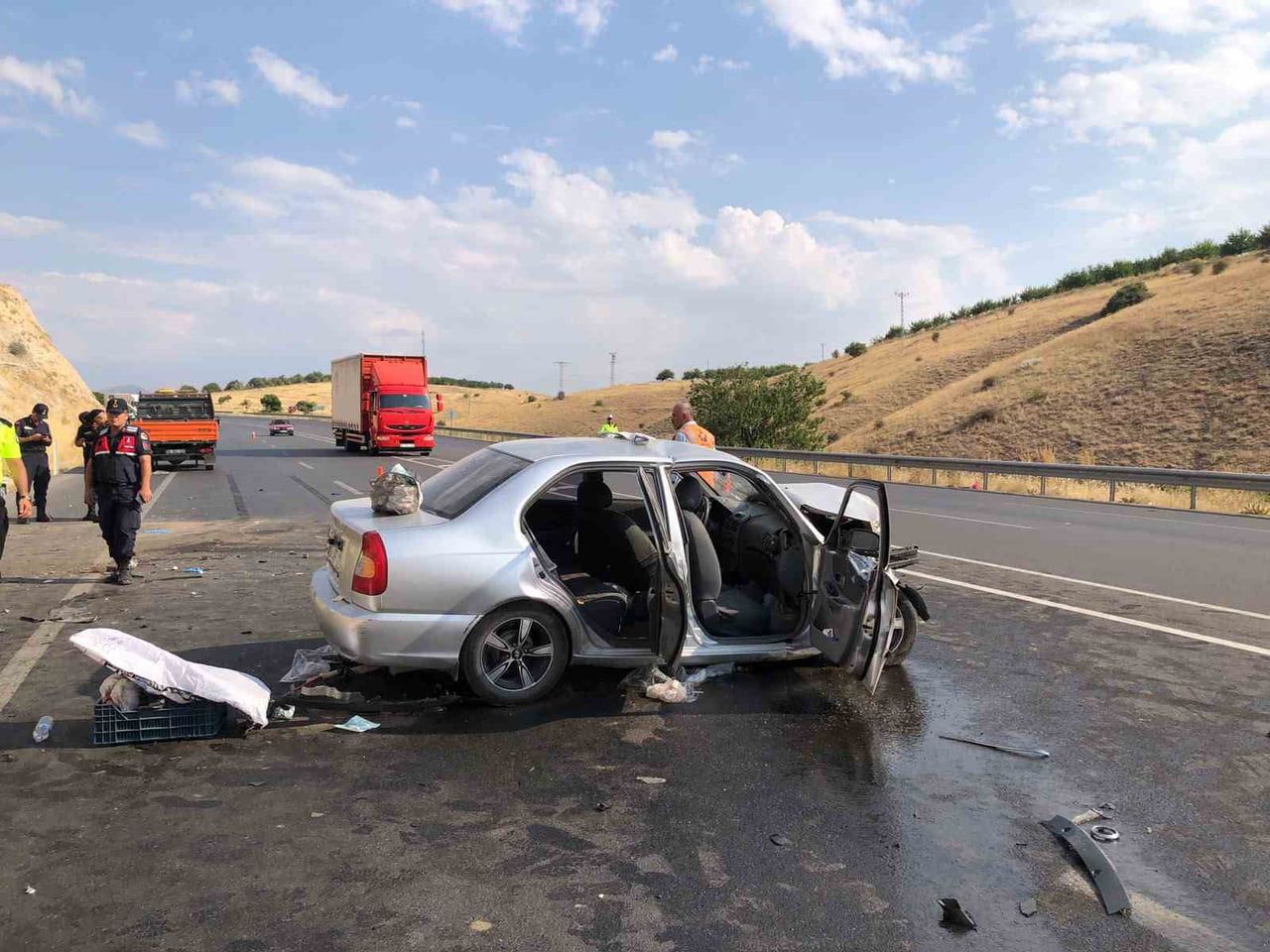MALATYA'DA ÜÇ ARACIN KARIŞTIĞI KAZADA 8 KİŞİ YARALANDI