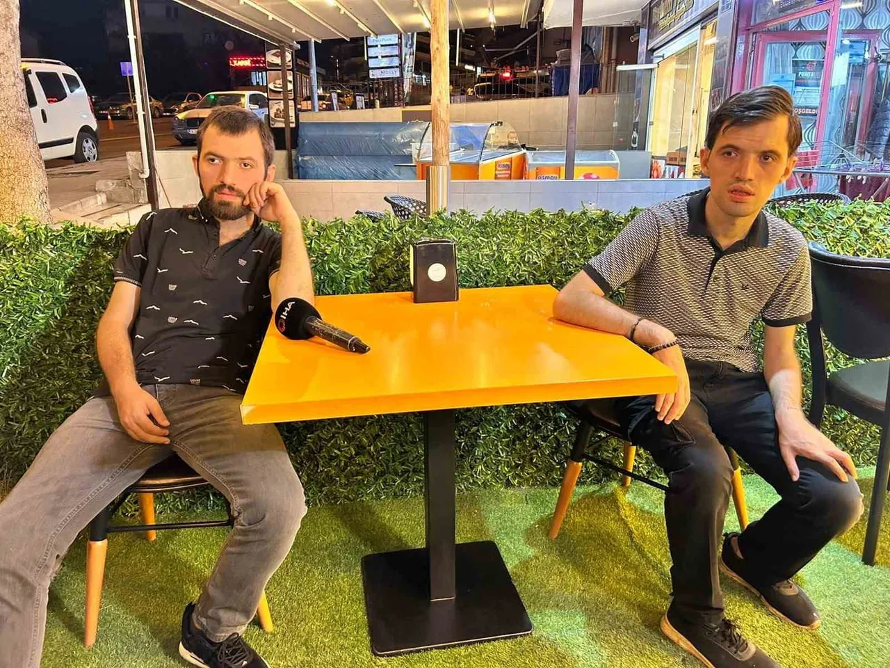 ANKARA’DA YAŞAYAN DOĞUŞTAN OTİZMLİ VE ZİHİNSEL ENGELLİ OLAN BERKAY GÜLER, EGO OTOBÜSLERİNİN...