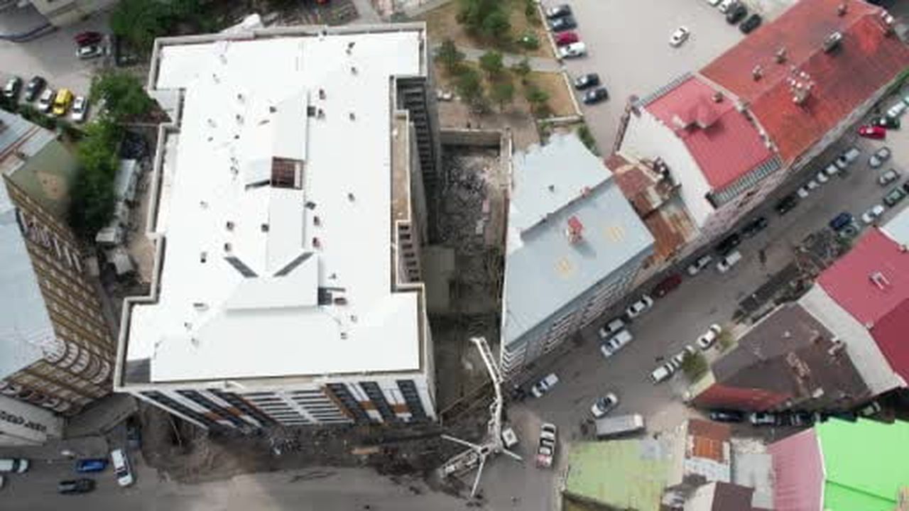 Erzurum korkutan anlar: İnşaatın tablası beton dökümünde çöktü, 2 yaralı