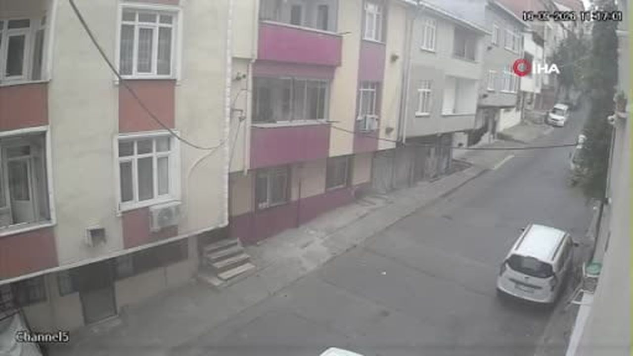 Arnavutköy’de "dur" ihtarına uymadı, kilometrelerce böyle kaçtı: Avcılar’da yakalandı