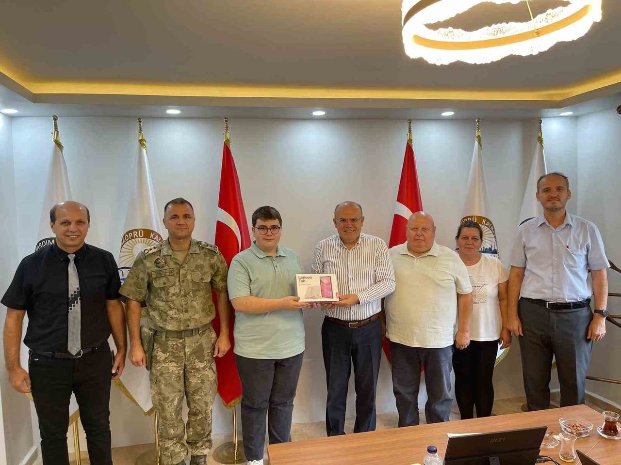 KAYMAKAM MUAMMER KÖKEN, SİPAHİ KÖYÜ İLKÖĞRETİM OKULUNU BİTİREREK UZUNKÖPRÜ FEN LİSESİ’Nİ KAZANAN...