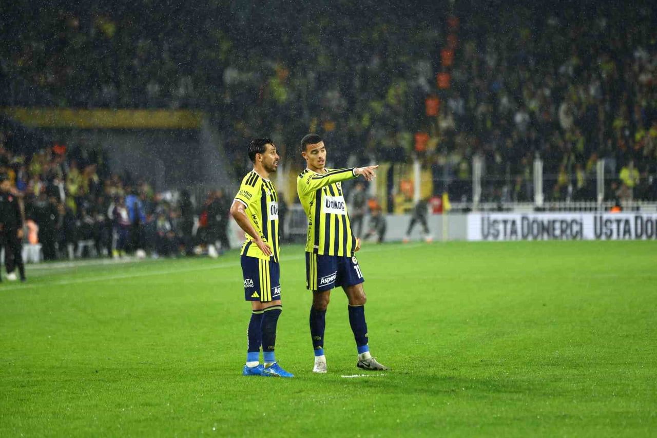 FENERBAHÇE’NİN İNGİLİZ FUTBOLCUSU MASON GREENWOOD, ALANYASPOR MAÇINDA KAÇIRDIĞI PENALTIYLA...