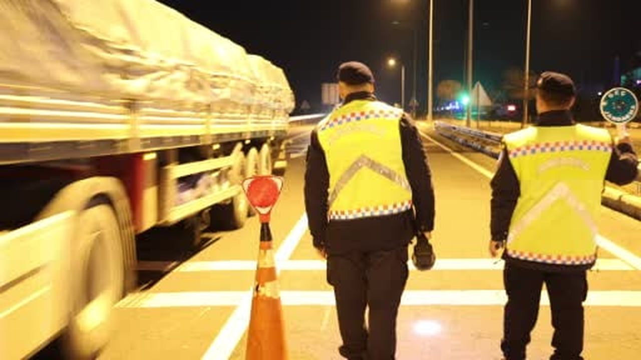 Aksaray’da jandarma KOM, asayiş ve trafik kuş uçurtmuyor