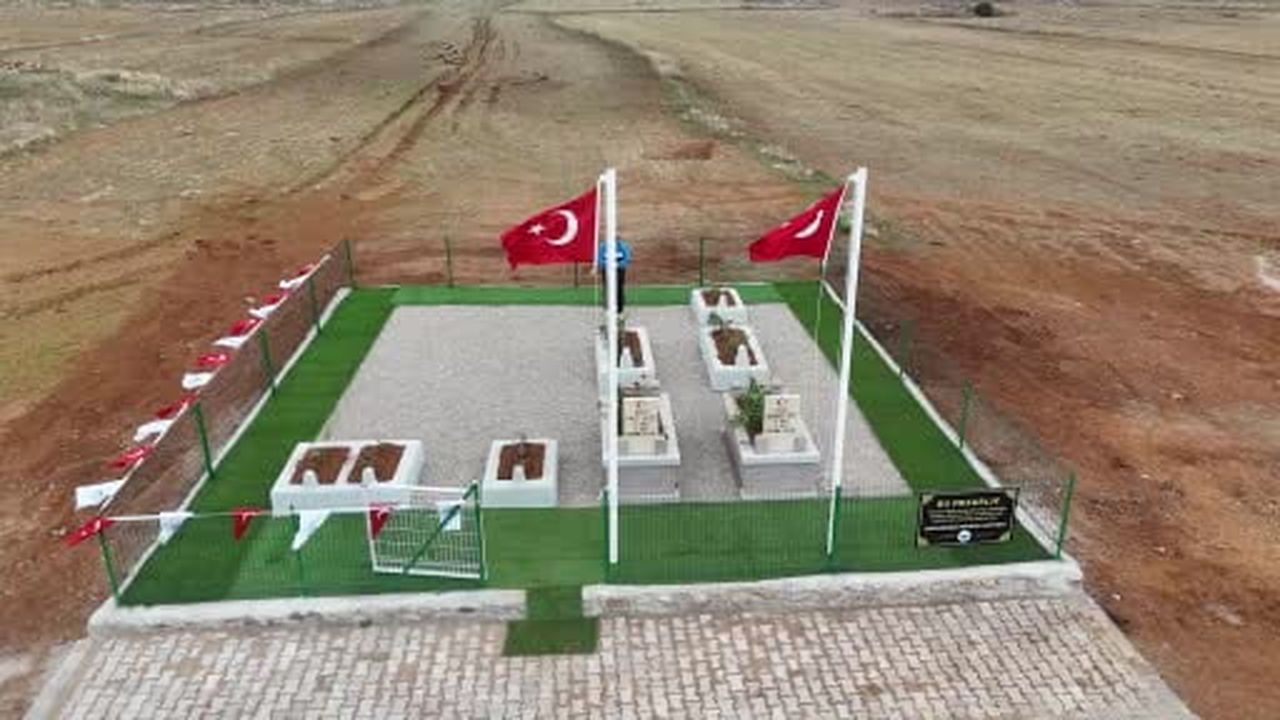 Asırlık mezarlar, şehitlik oldu