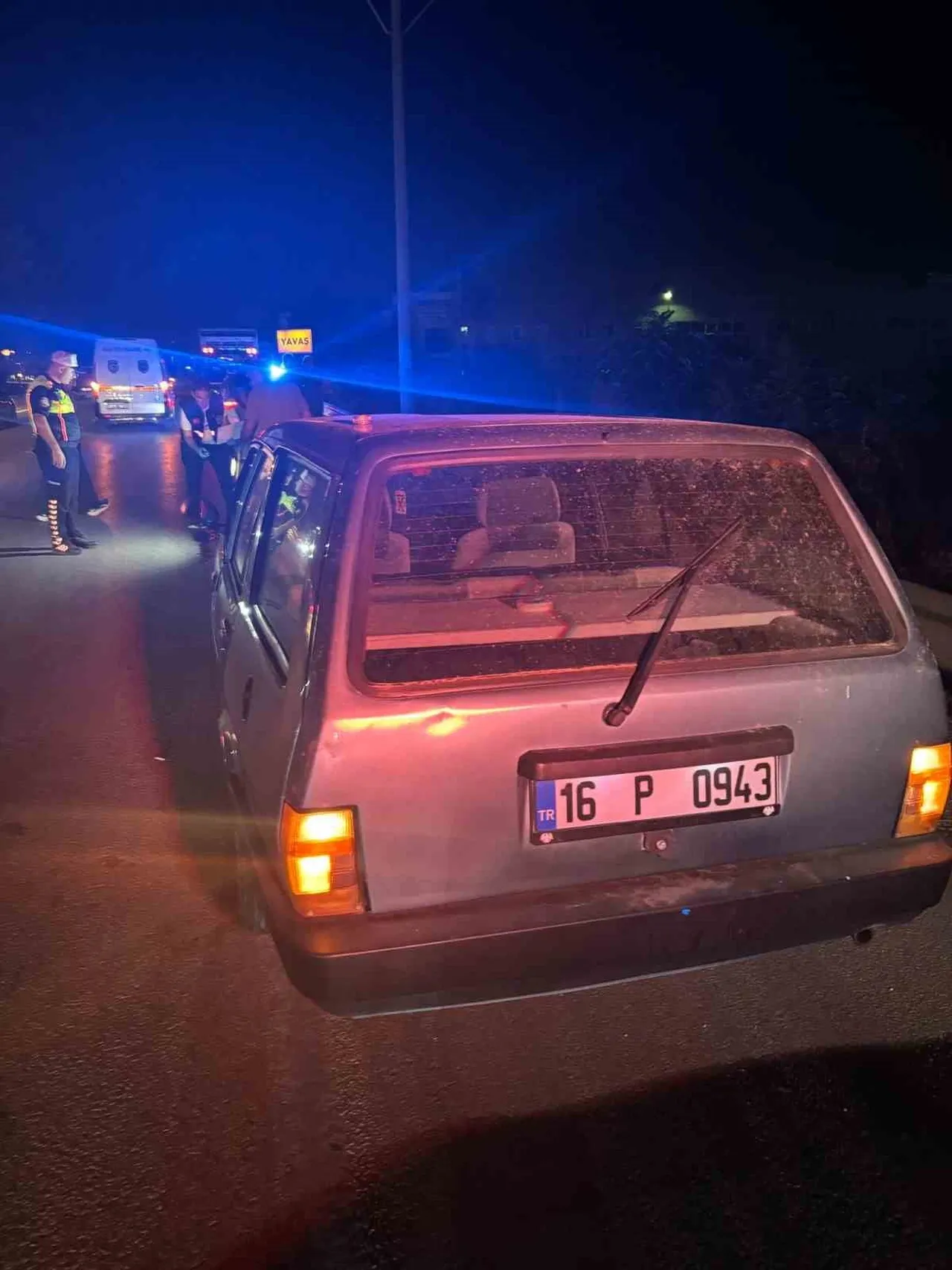BURSA'DA YAKITI BİTEN OTOMOBİL SÜRÜCÜSÜ, ARACINA YAKIT İKMALİ YAPTIĞI SIRADA ARKADAN GELEN...