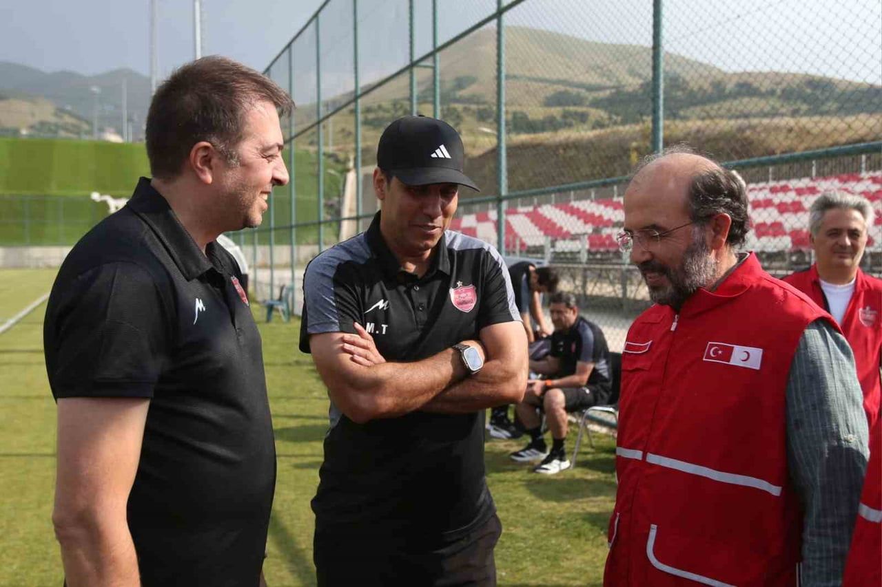 TÜRK KIZILAY ERZURUM ŞUBESİ YÖNETİMİ PALANDÖKEN YÜKSEK İRTİFA KAMP MERKEZİ’NDE KAMP YAPAN...