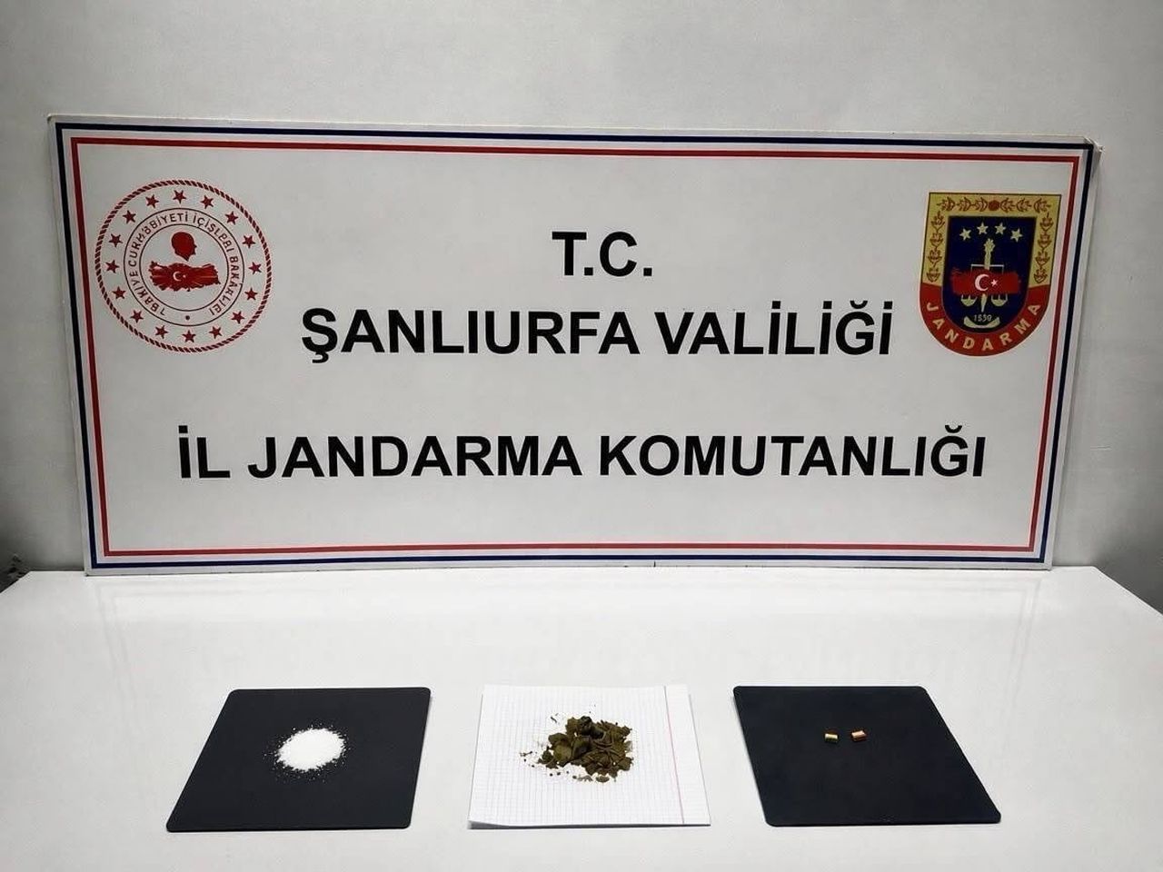 ŞANLIURFA'DA UYUŞTURUCU OPERASYONUNDA 2 ŞÜPHELİ GÖZALTINA ALINDI
