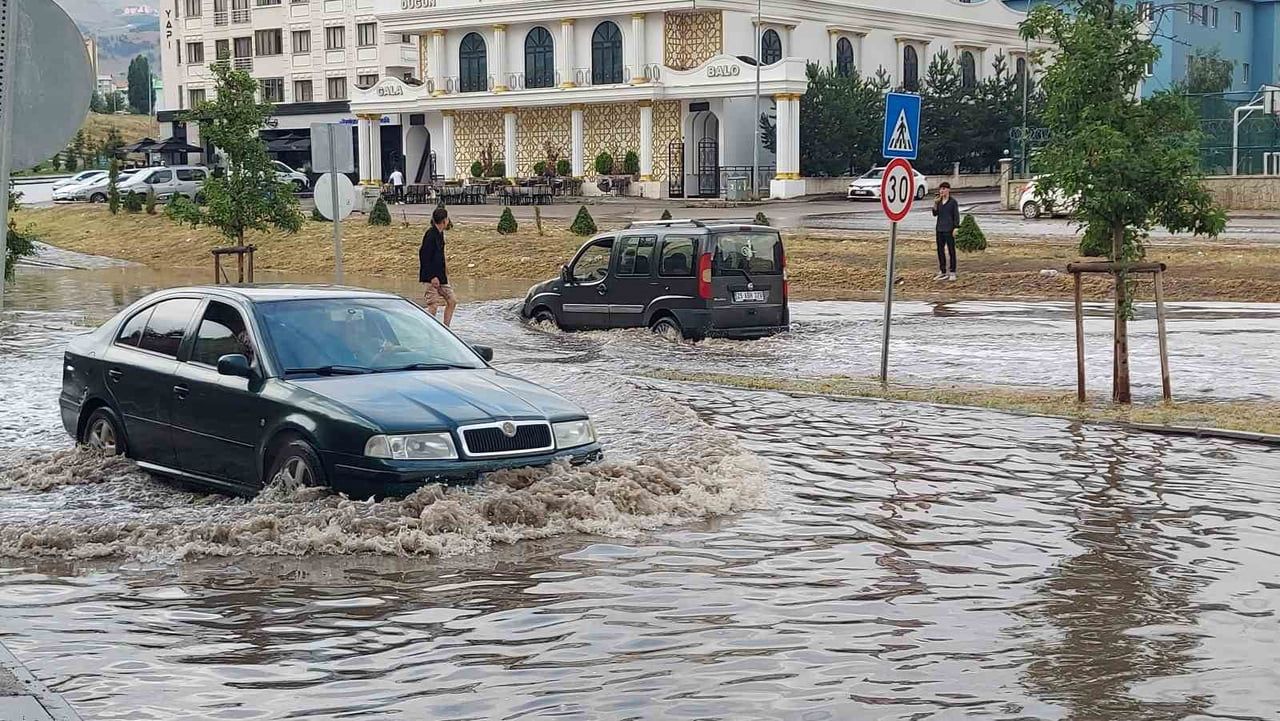 ERZURUM’DA METEOROLOJİ 12. BÖLGE MÜDÜRLÜĞÜ, ERZURUM'UN KUZEY İLÇELERİ İLE ARDAHAN VE ÇEVRESİ İÇİN...