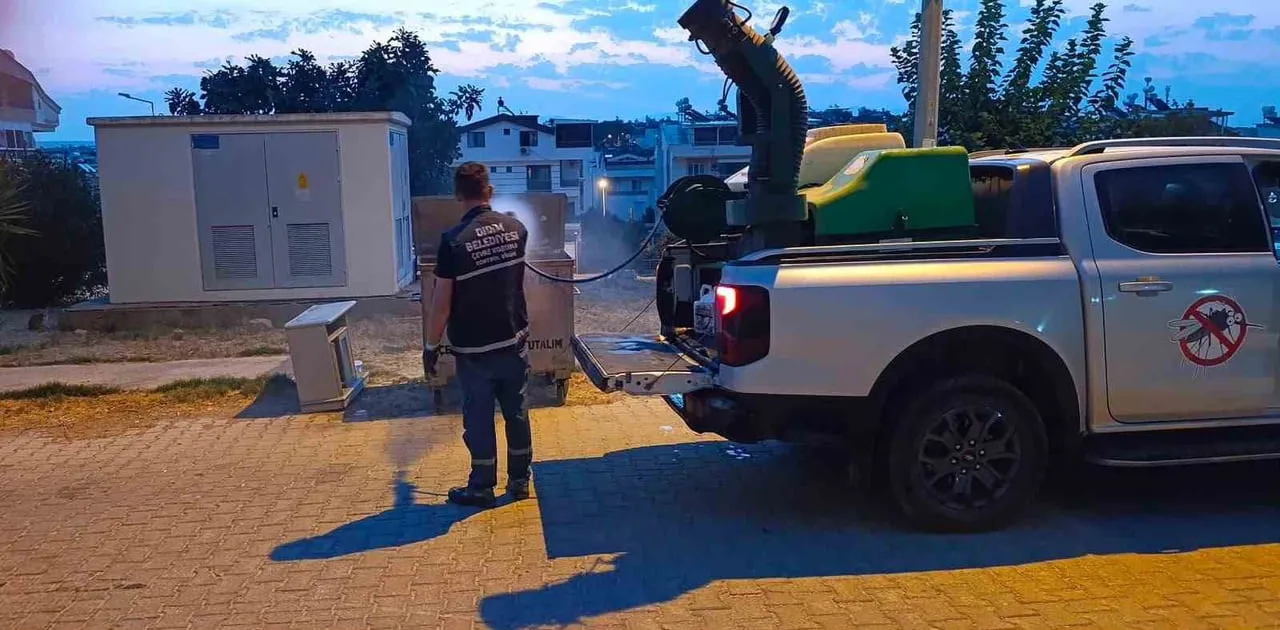 DİDİM BELEDİYESİ, KENT GENELİNDE HALK SAĞLIĞINI GÖZETEN ÇALIŞMALARINI ARALIKSIZ...