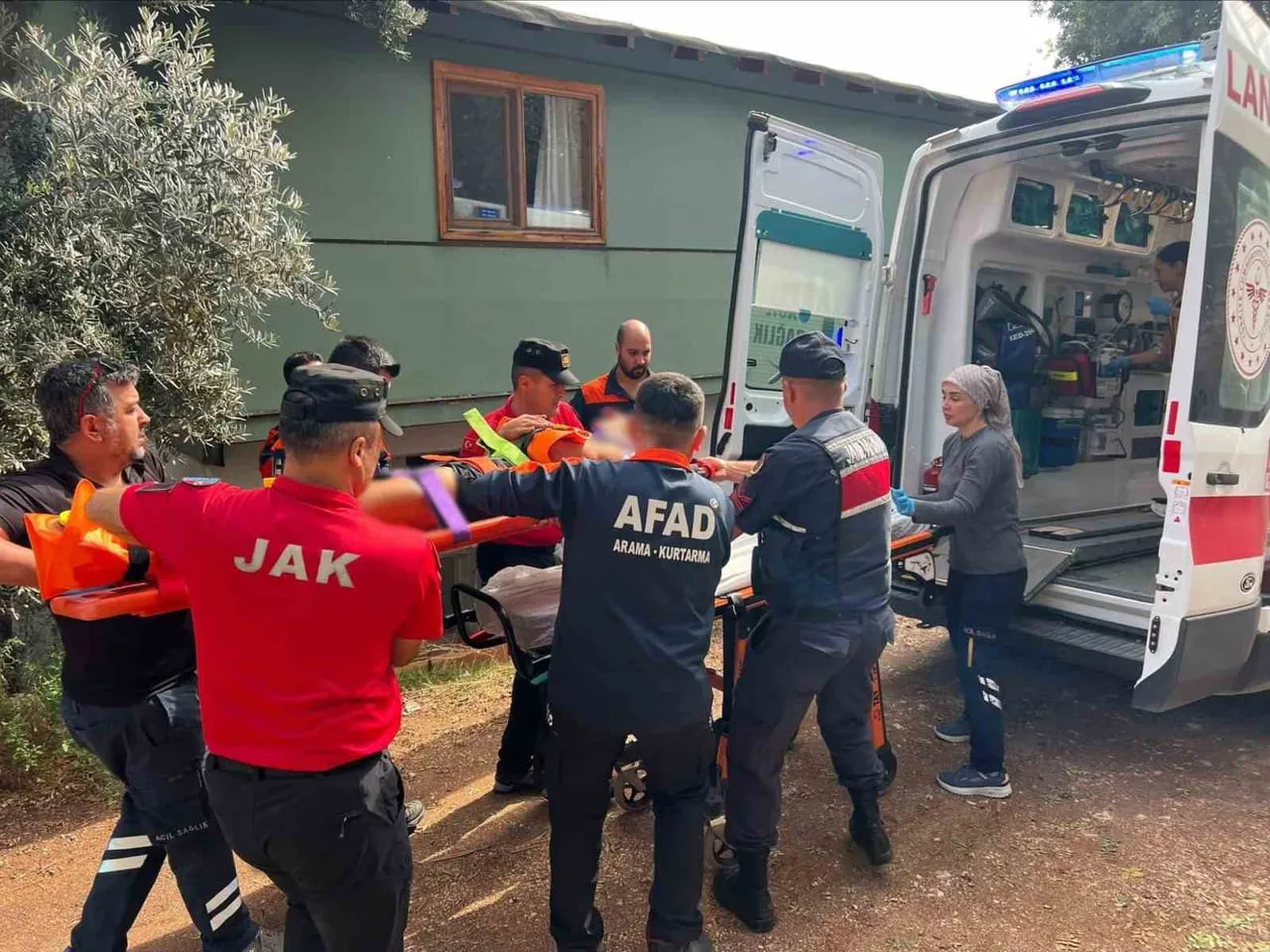 ANTALYA'NIN KONYAALTI İLÇESİNDE AĞAÇLIK ALANDA KAYBOLAN ŞAHIS, JANDARMA ARAMA KURTARMA (JAK)...