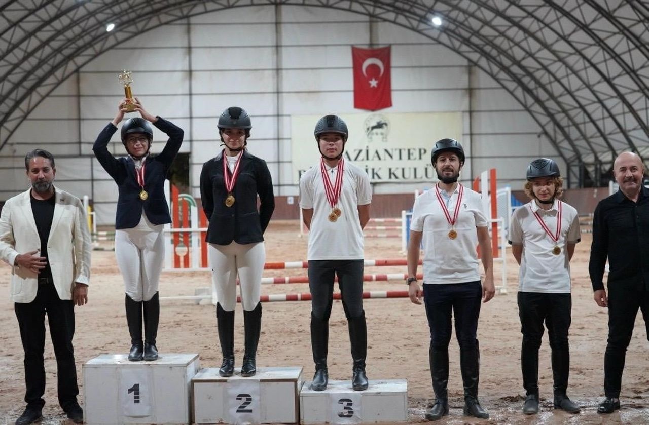 GKV’Lİ SPORCULARDAN 1 ŞAMPİYONLUK KUPASI VE 5 MADALYAYLA BÜYÜK BAŞARI