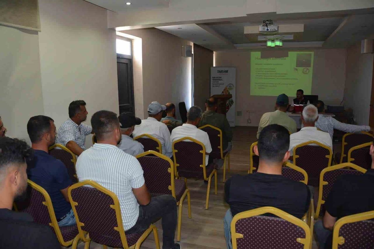 HATAY’DA VETERİNER HEKİMLER TARAFINDAN HAYVAN SAĞLIĞININ KORUNMASI AMACIYLA AŞILAMA, KÜPELEME...