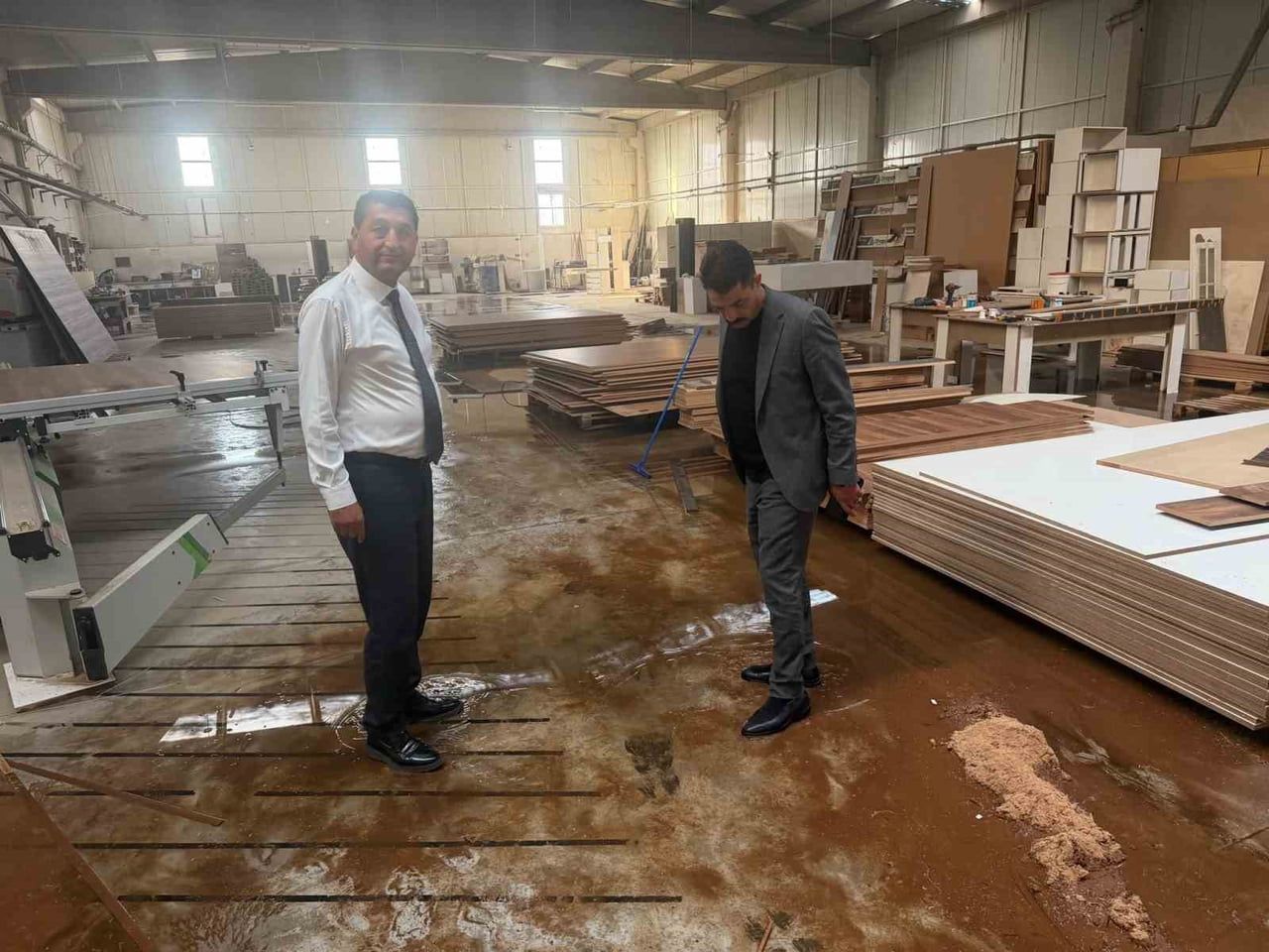 MTSO BAŞKAN ADAYI BOYRAZ'DAN FIRTINADAN ETKİLENEN OSB'YE ZİYARET