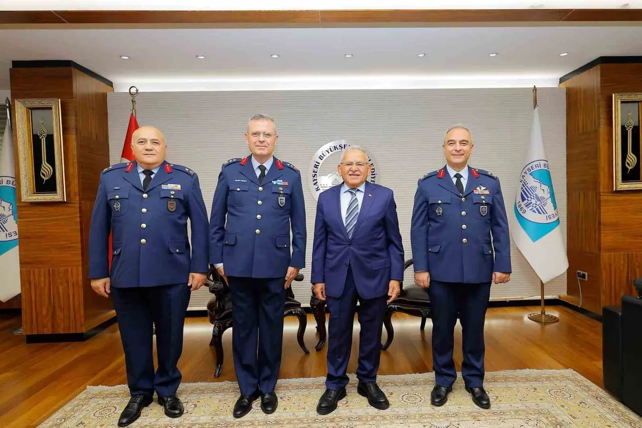 KAYSERİ BÜYÜKŞEHİR BELEDİYE BAŞKANI DR. MEMDUH BÜYÜKKILIÇ, HAVA KUVVETLERİ KOMUTANLIĞI BÜNYESİNDE...
