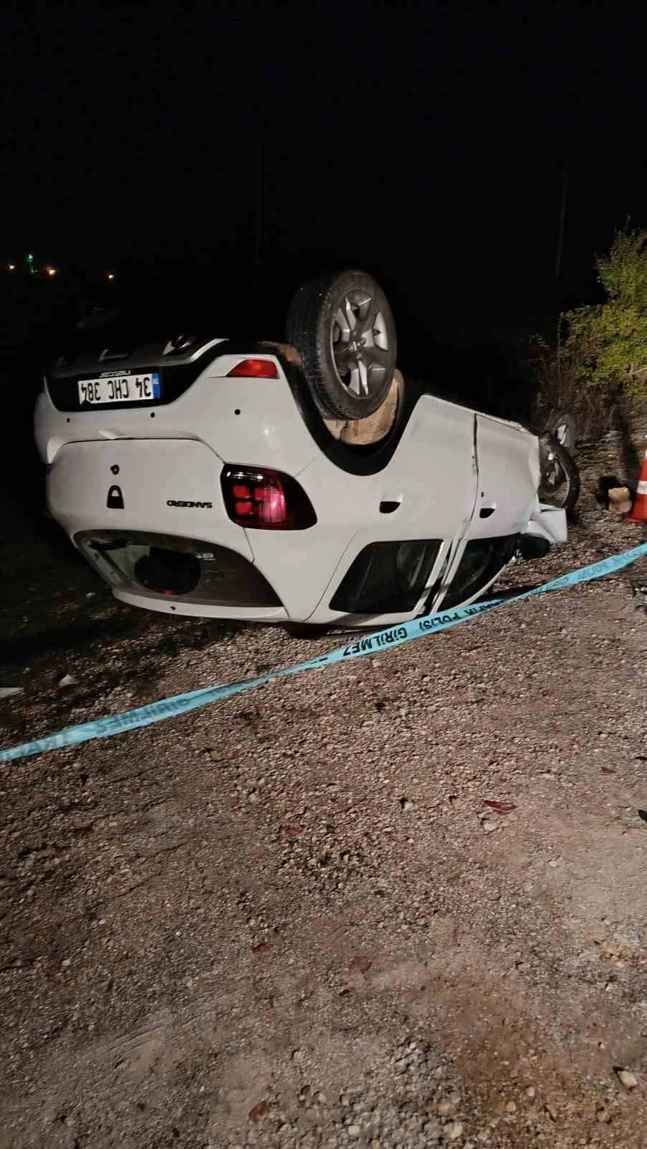 KASTAMONU’NUN SEYDİLER İLÇESİNDE ŞARAMPOLDE TAKLALAR ATAN OTOMOBİLİN SÜRÜCÜSÜ...