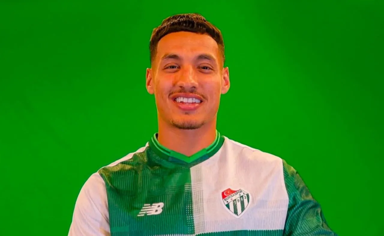 BURSASPOR'UN İSTANBULSPOR MAÇINDA SAKATLANAN BAŞARILI HÜCUM OYUNCUSU AMİNE BOUTRAH'IN SOL ADDÜKTÖR...