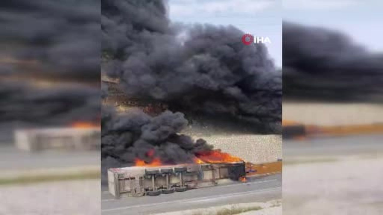 Siirt'te çarpışan iki tır alevlere teslim oldu