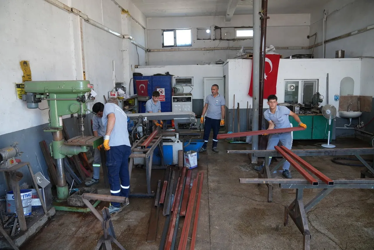 GÖLBAŞI BELEDİYESİ, FEN İŞLERİ MÜDÜRLÜĞÜ BÜNYESİNDE FAALİYET GÖSTEREN 13 ATÖLYEDE ARAÇ, EKİPMAN VE...
