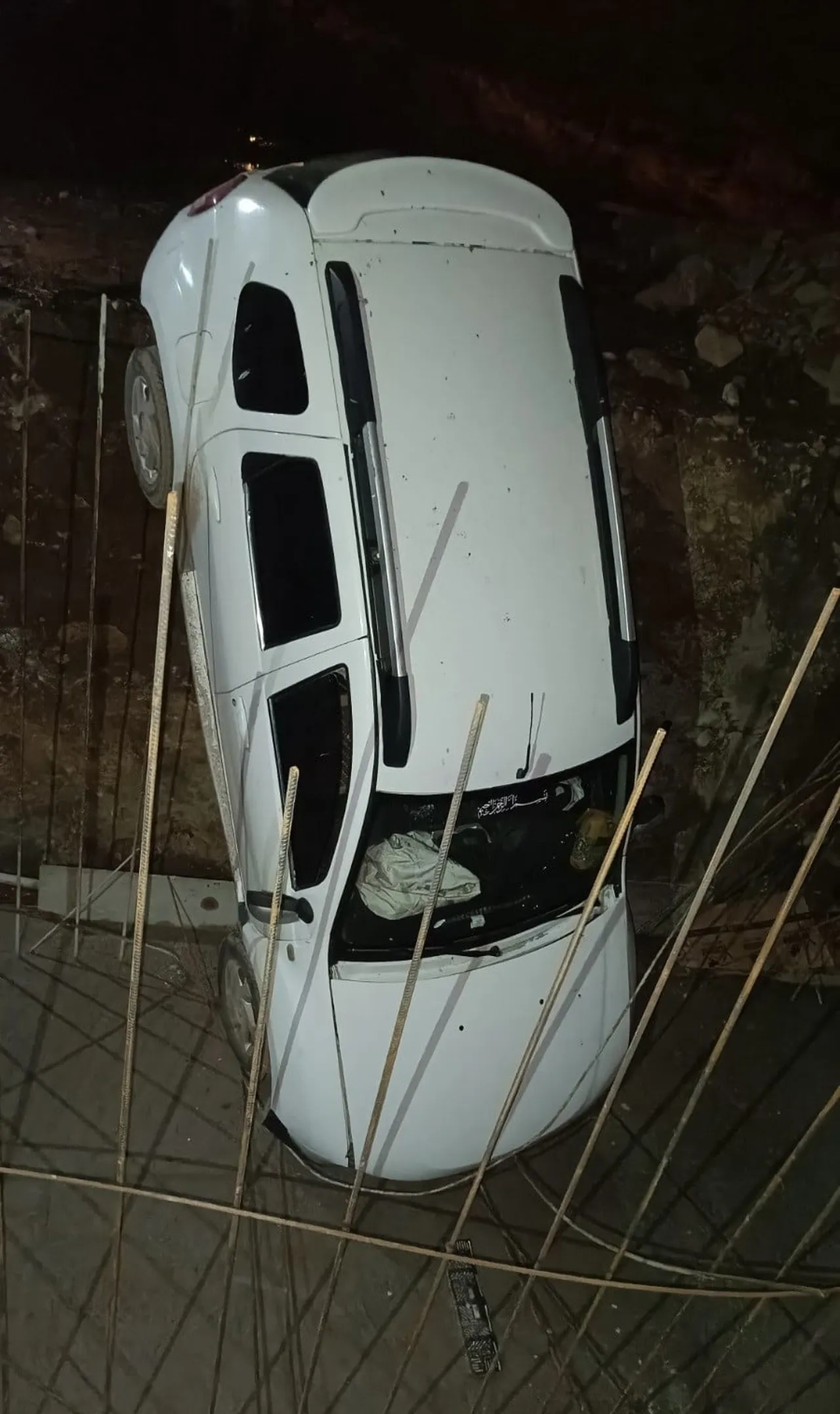 SİİRT’İN PERVARİ İLÇESİNDE ÇALIŞMA YAPILAN MENFEZ ÇUKURUNA DÜŞEN OTOMOBİLDEKİ 2 KİŞİ...