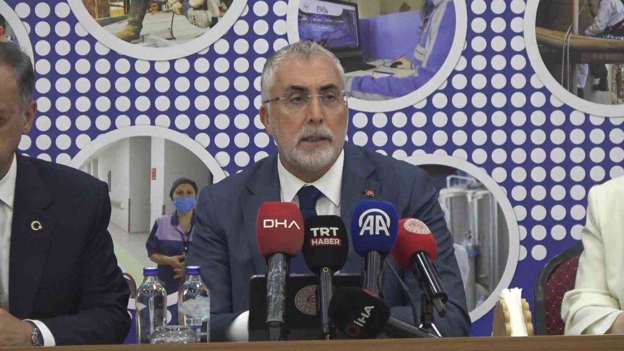 ÇALIŞMA VE SOSYAL GÜVENLİK BAKANI PROF. DR. VEDAT IŞIKHAN, YALOVA MAKİNC İHTİSAS ORGANİZE SANAYİ...