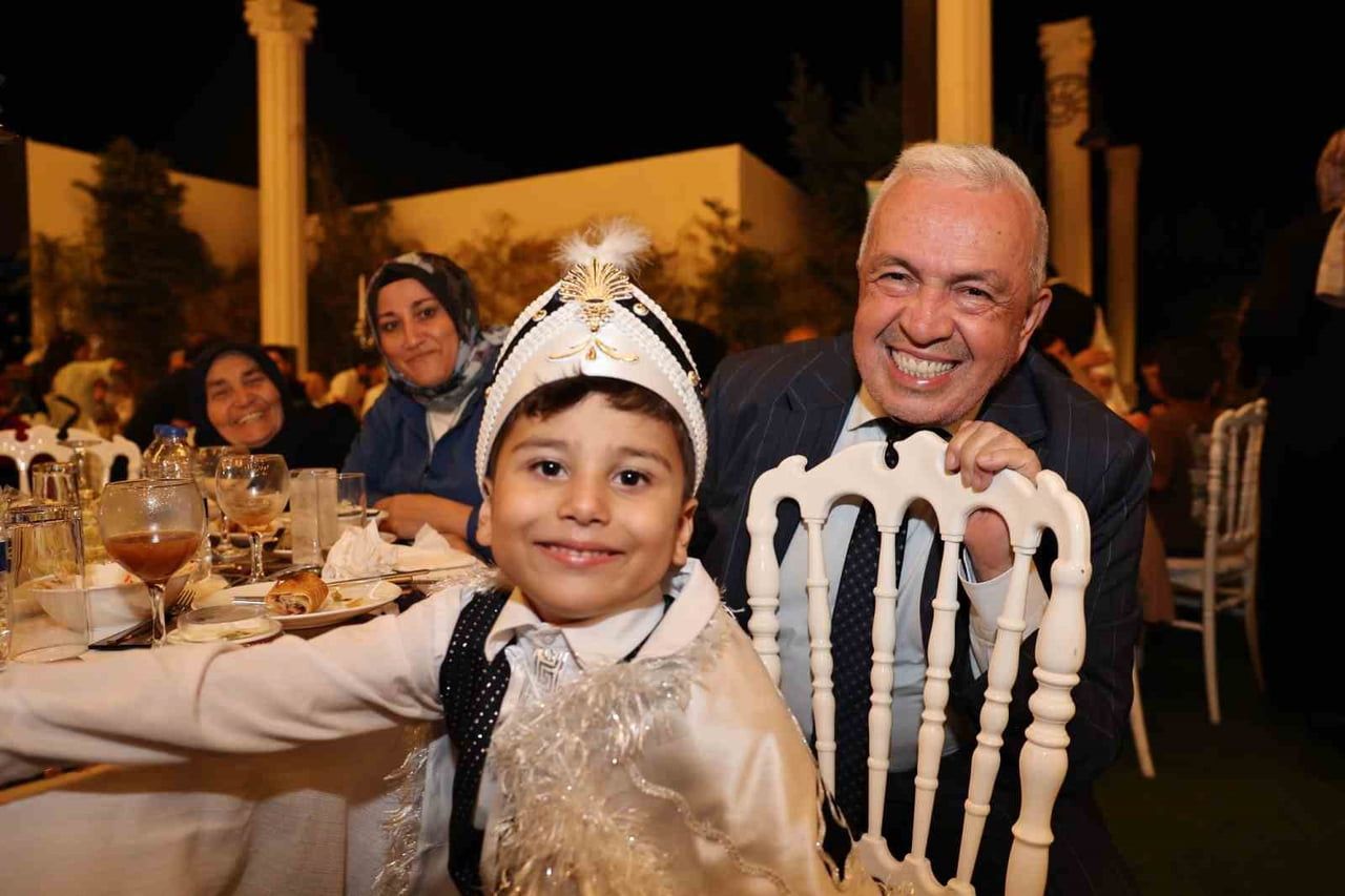 NİLÜFER BELEDİYESİ’NİN DÜZENLEDİĞİ 22’NCİ GELENEKSEL SÜNNET ŞÖLENİ’NDE 145 ÇOCUK VE AİLESİ KEYİFLİ...