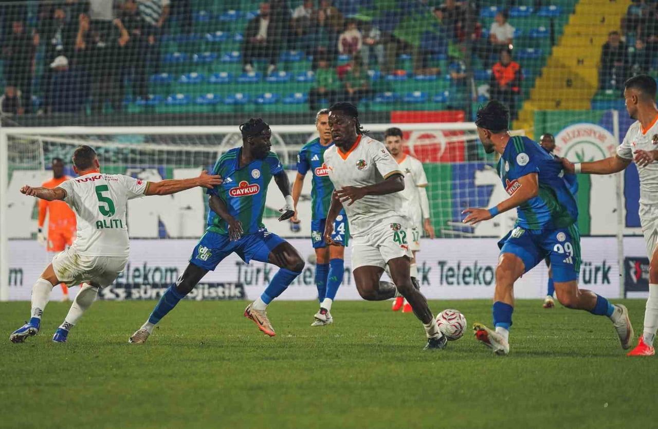 TRENDYOL SÜPER LİG’İN 4. HAFTASINDA ÇAYKUR RİZESPOR, SAHASINDA CORENDON ALANYASPOR İLE...