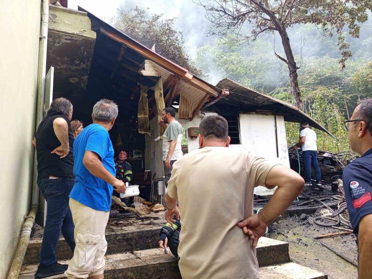 YANGIN SAAT 12.10 SIRALARINDA İLÇENİN ÜZÜMÖZÜ MAHALLESİNDE ÇIKTI. ALINAN BİLGİYE GÖRE, TEVEKLİ...