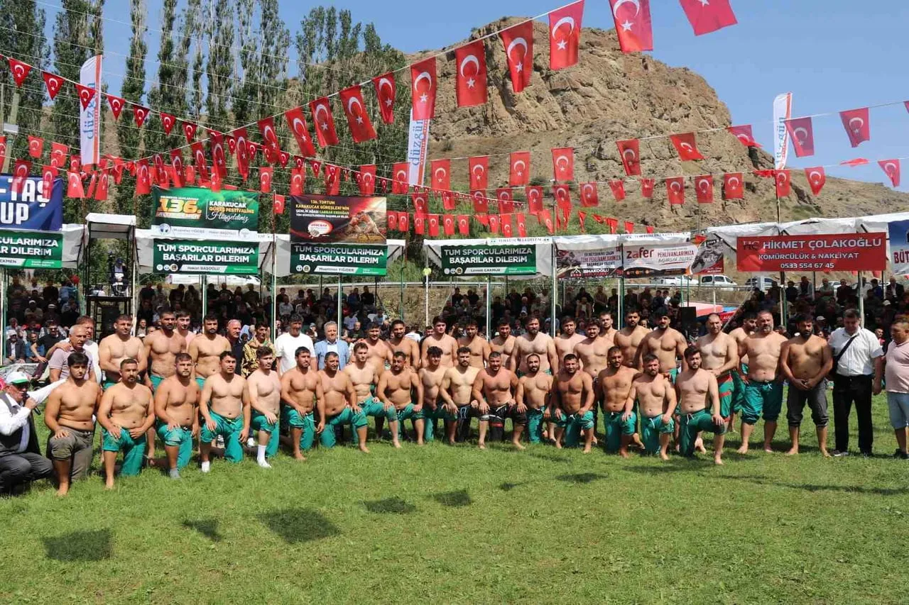 ERZURUM'UN TORTUM İLÇESİNDE BU YIL 136.'Sİ DÜZENLENEN ULUSLARARASI GELENEKSEL ALTIN KEMER...
