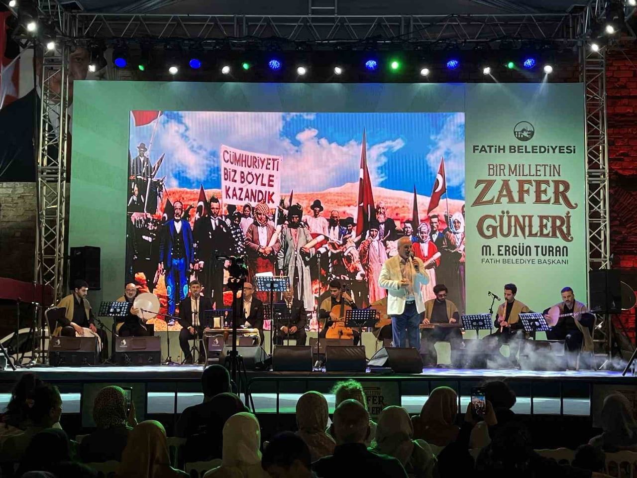FATİH BELEDİYESİ, "BİR MİLLETİN ZAFER GÜNLERİ" ETKİNLİĞİ ÇERÇEVESİNDE "MEVLİD KANDİLİ ÖZEL"...