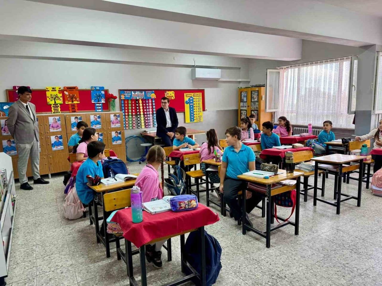 AYDIN'IN BOZDOĞAN İLÇESİNDE KAYMAKAM HÜSEYİN ŞAMİL SÖZEN, HAYDERE İLKOKULU VE ORTAOKULU'NU ZİYARET...