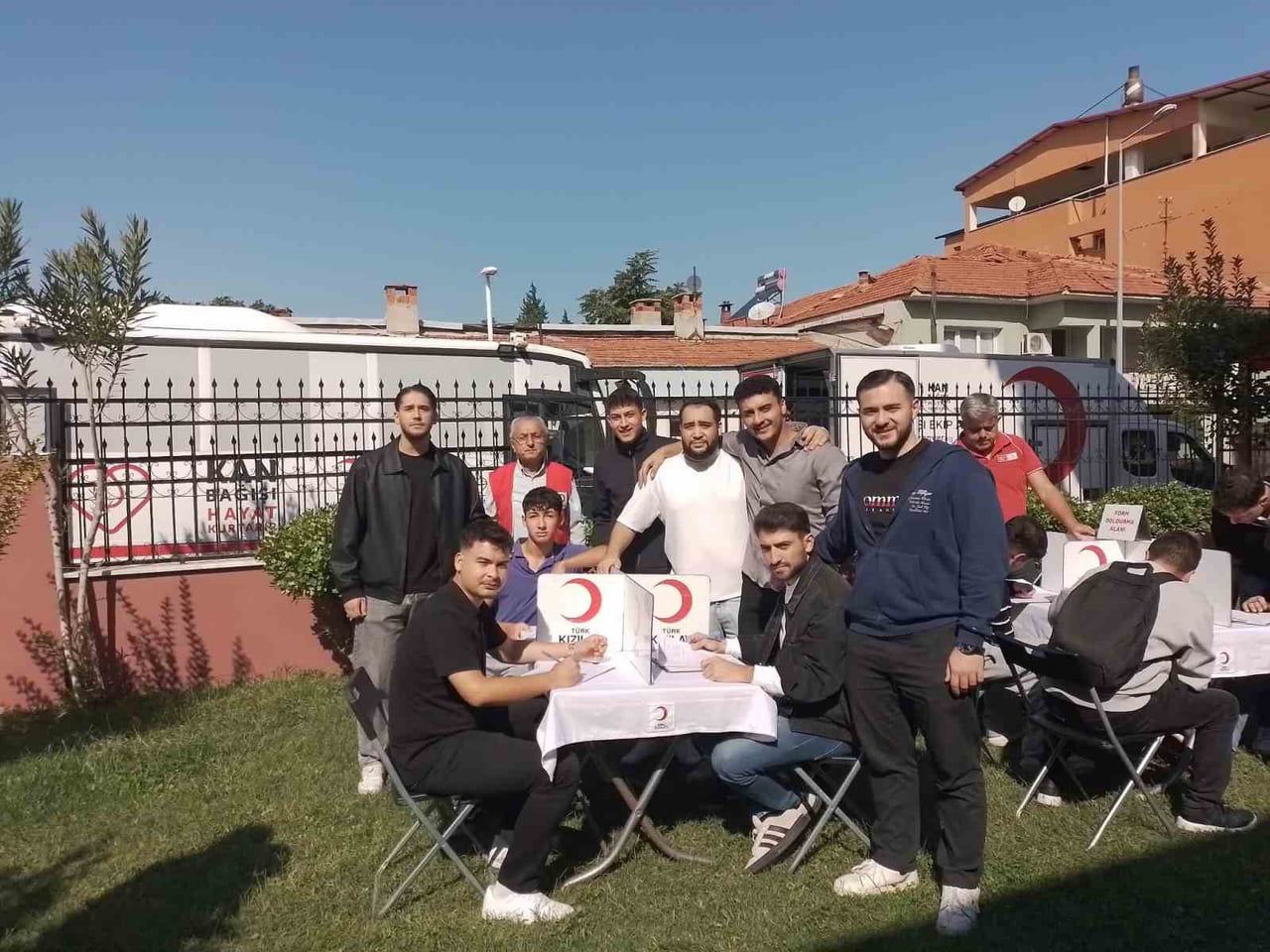 MANİSA CELAL BAYAR ÜNİVERSİTESİ SARIGÖL MESLEK YÜKSEKOKULU ÖĞRENCİLERİ, TÜRK KIZILAYINA KAN...