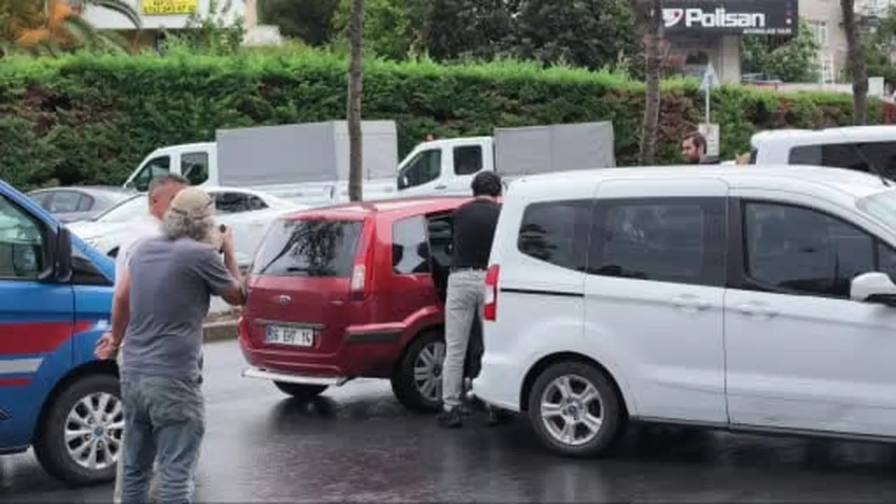 Oyuncu Emin Olcay ifade vermek için Silivri Adliye’sine geldi