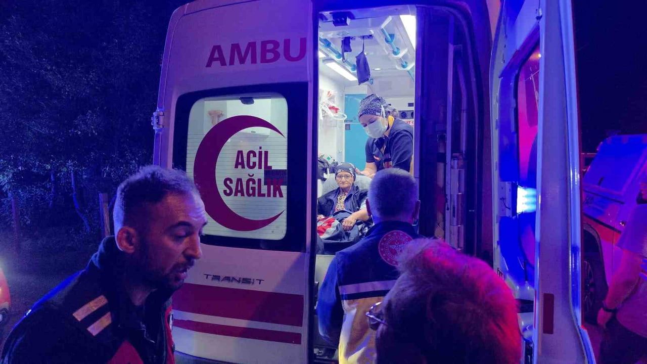 SAKARYA’NIN AKYAZI İLÇESİNDE 2 GÜNDÜR KAYIP OLARAK ARANDIKTAN SONRA SAĞ BULUNAN ALZAYMIR HASTASI...
