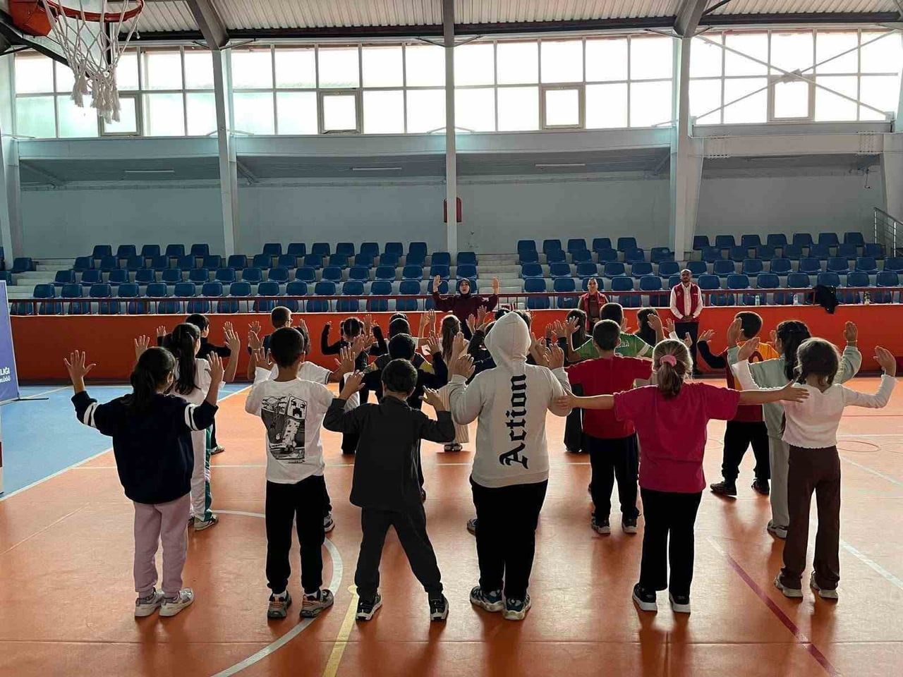 AKÇAKOCA’DA SAĞLIK BAKANLIĞI TARAFINDAN YÜRÜTÜLEN “MAHALLEMDE HAREKET VAR” PROJESİ KAPSAMINDA...