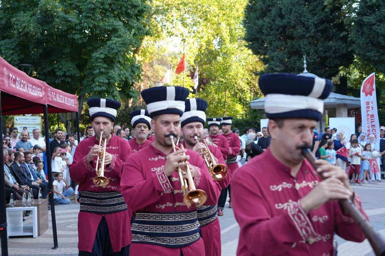 YUNANLILAR TARAFINDAN 3 KEZ YAKILAN VE 'YANIK ŞEHİR' OLARAK ADLANDIRILAN BİLECİK'İN DÜŞMAN...