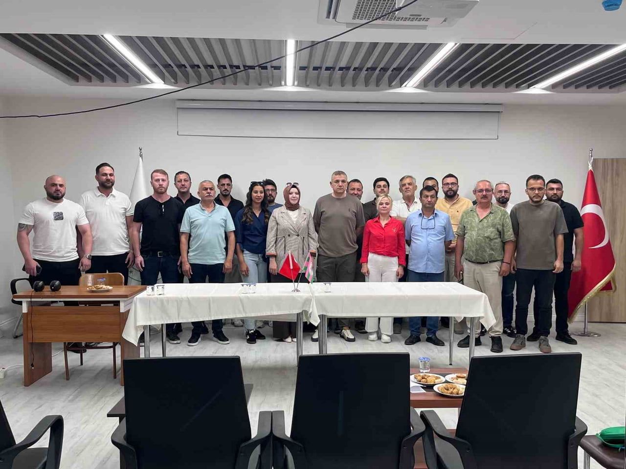 TFF 2. LİG BEYAZ GRUP EKİBİ ISPARTA 32 SPOR KULÜBÜ'NÜN OLAĞANÜSTÜ GENEL KURULU TAMAMLANDI.