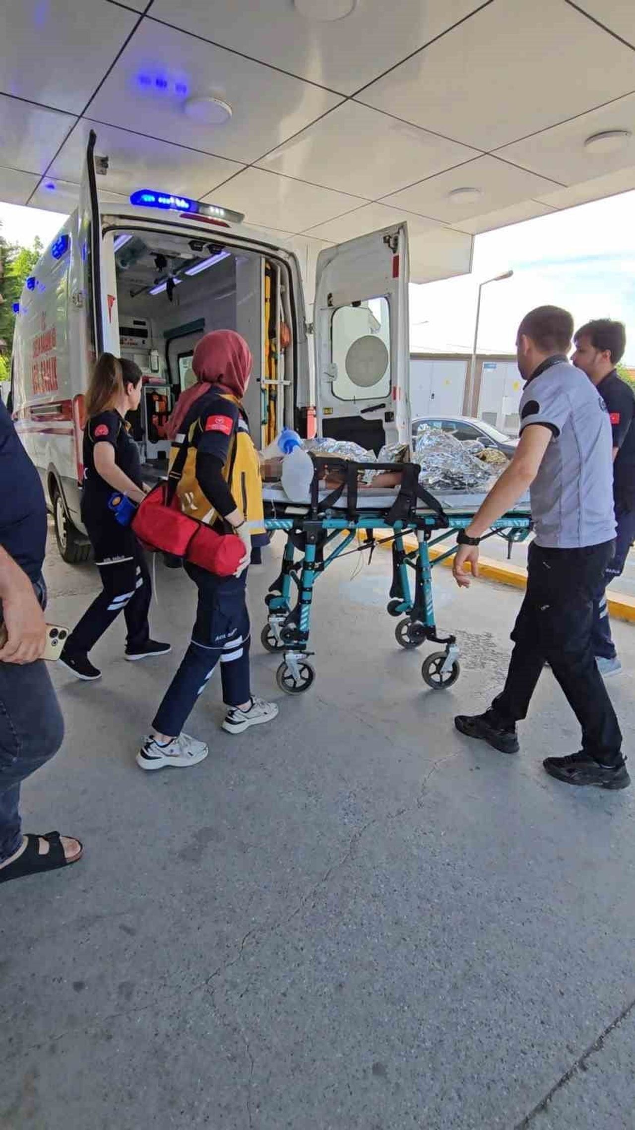 MİRAÇ AKDENİZ  SAKARYA EĞİTİM VE ARAŞTIRMA HASTANESİ’NE SEVK EDİLMİŞTİ (ARŞİV)