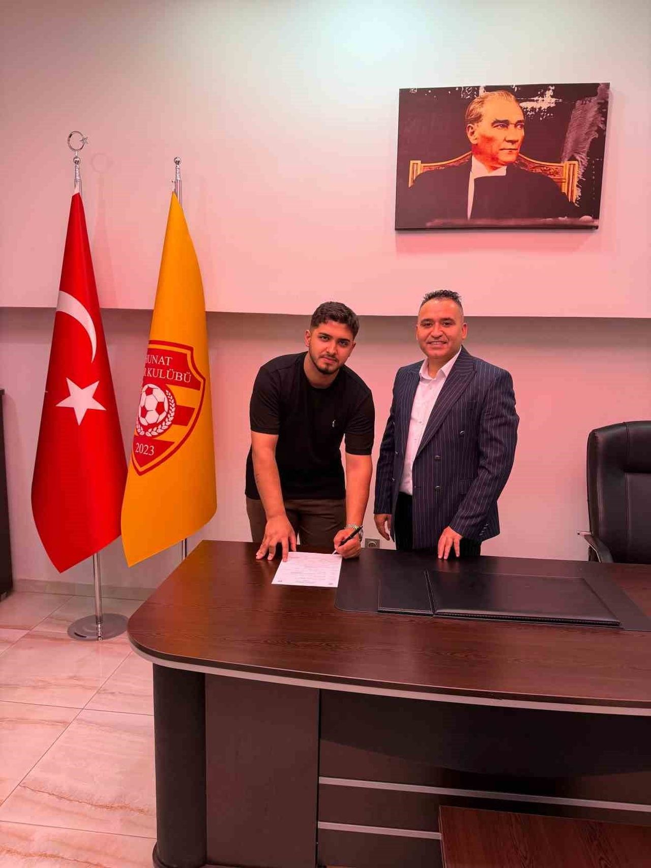 HUNATSPOR KULÜBÜ, 2026-2027 SEZONU İÇİN ANTRENÖRLÜK GÖREVİNE UEFA C LİSANSLI GENÇ ANTRENÖR...