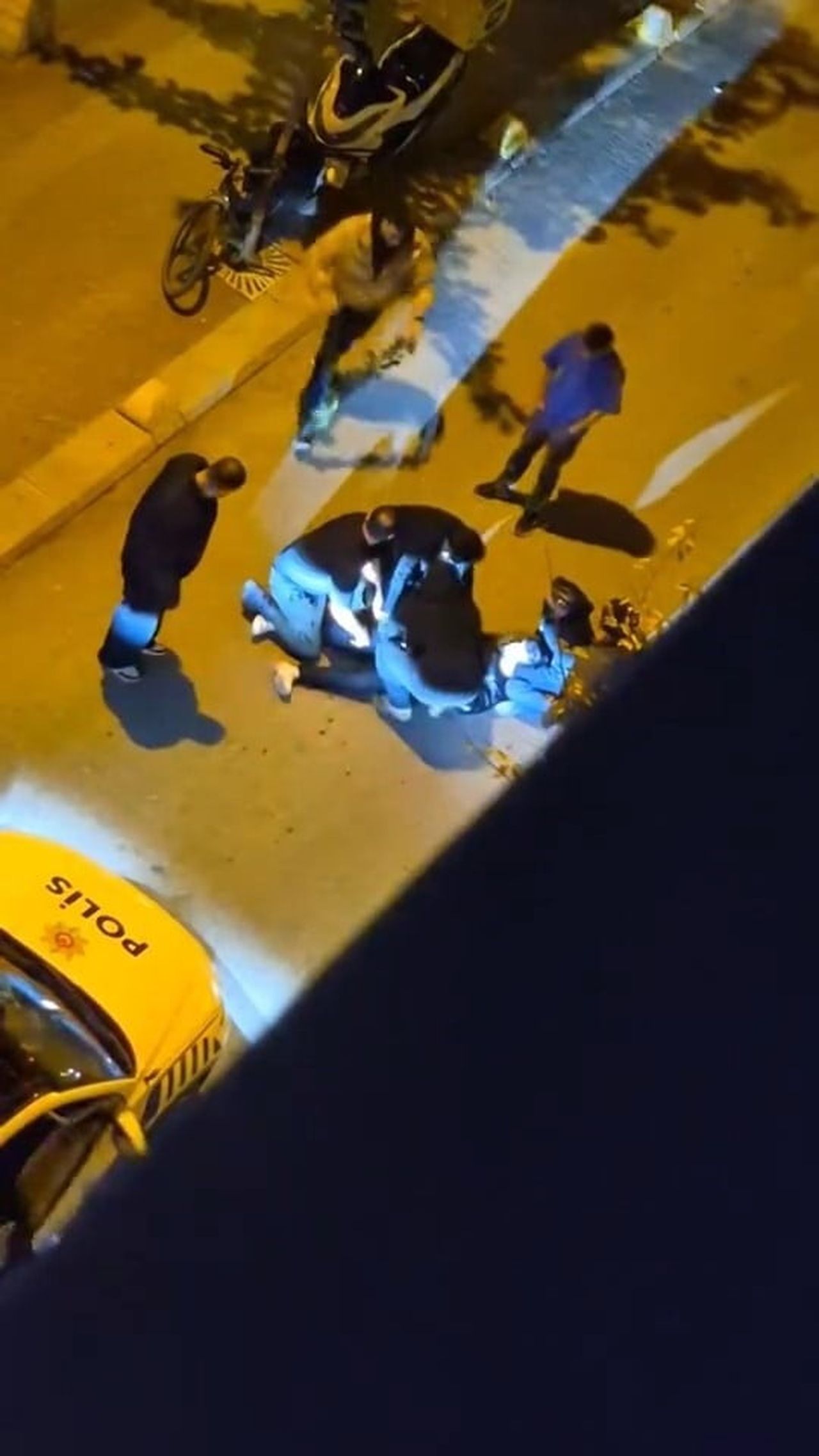 ESKİŞEHİR'DE İKİ TARAF ARASINDA ÇIKAN TARTIŞMANIN KAVGAYA DÖNÜŞMESİ SONUCU 20 YAŞINDAKİ GENÇ...