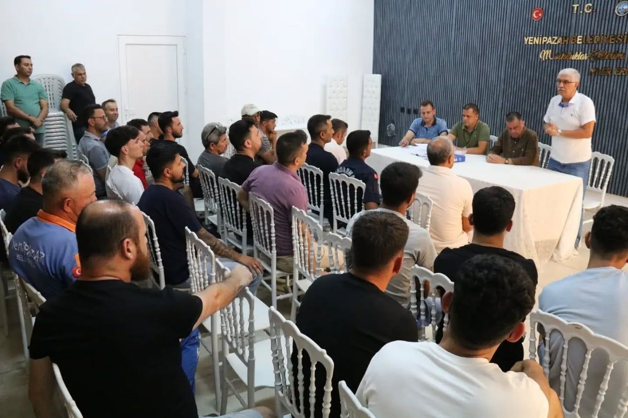 YENİPAZAR BELEDİYESİ TARAFINDAN DÜZENLENEN MAHMUT ÖZ HALI SAHA TURNUVASI'NDA GRUP KARŞILAŞMALARI...