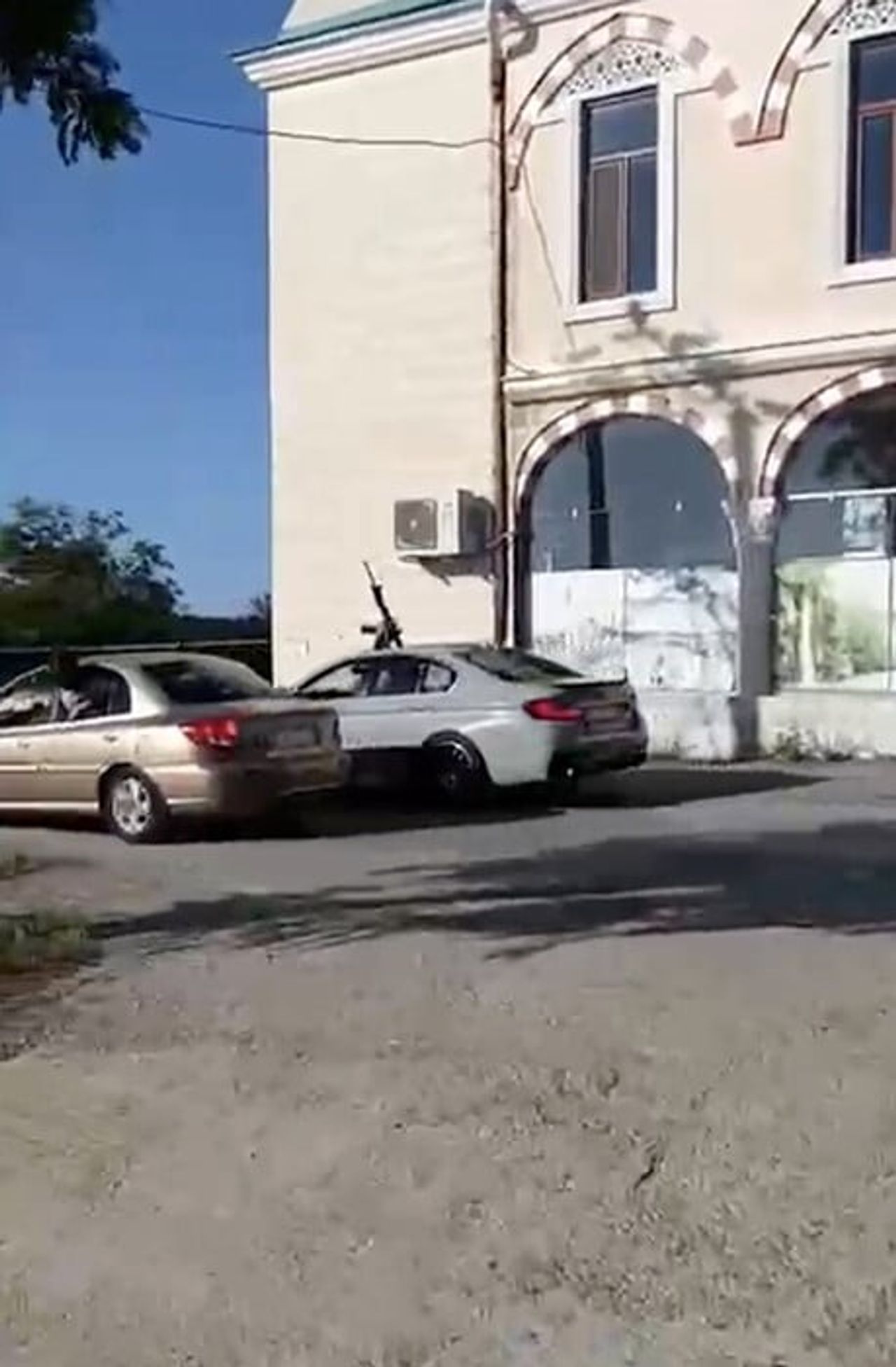 SAKARYA'NIN KAYNARCA İLÇESİNDE DÜĞÜN KONVOYUNDA HAVAYA ATEŞ AÇTIKLARI TESPİT EDİLEN 2 KİŞİYE...