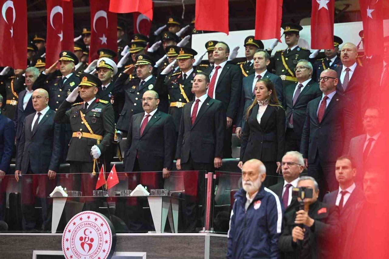 BALIKESİR’DE 29 EKİM CUMHURİYET BAYRAMI COŞKUYLA KUTLANDI.