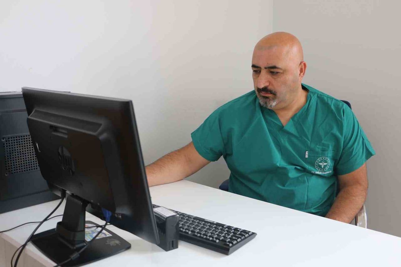 UZMANLAR, OSTEOPOROZUN ÖZELLİKLE KALÇA, EL BİLEĞİ VE BEL KIRIKLARININ ÖNEMLİ NEDENLERİ ARASINDA...