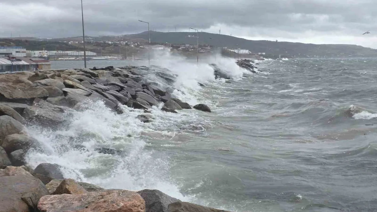 BALIKESİR’İN KUZEY İLÇELERİNDE ETKİLİ OLAN SAĞANAK YAĞIŞIN ARDINDAN METEOROLOJİ GENEL MÜDÜRLÜĞÜ...