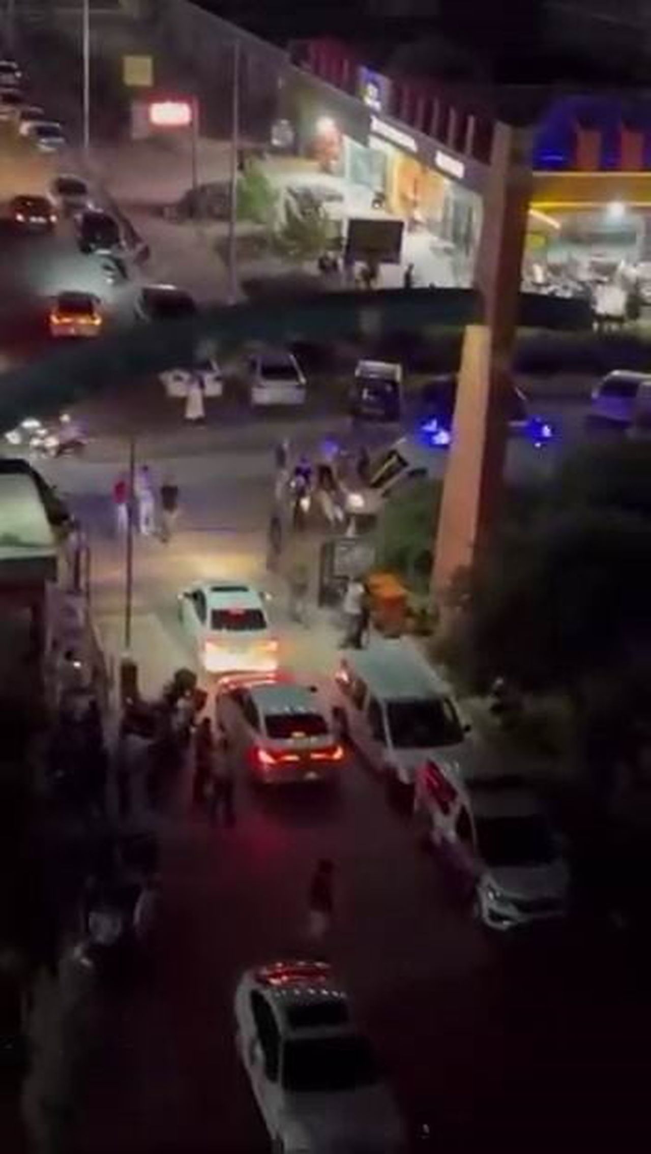 DİYARBAKIR’IN KAYAPINAR İLÇESİNDE İKİ GRUP ARASINDA ÇIKAN SİLAHLI KAVGADA 2 KİŞİ...