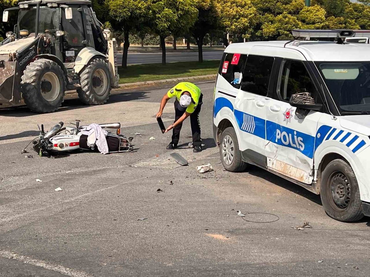 KAHRAMANMARAŞ'TA MOTOSİKLETİN POLİS OTOSUNA ÇARPMASI SONUCU MEYDANA GELEN TRAFİK KAZASINDA...