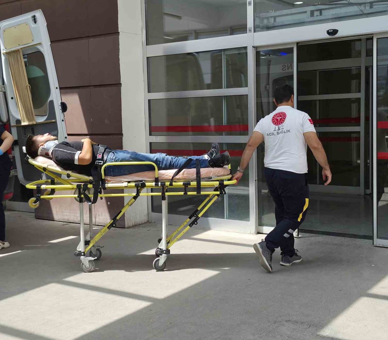 ADIYAMAN’DA MOTOSİKLET İLE OTOMOBİLİN ÇARPIŞMASI SONUCU MEYDANA GELEN KAZADA 1 KİŞİ...