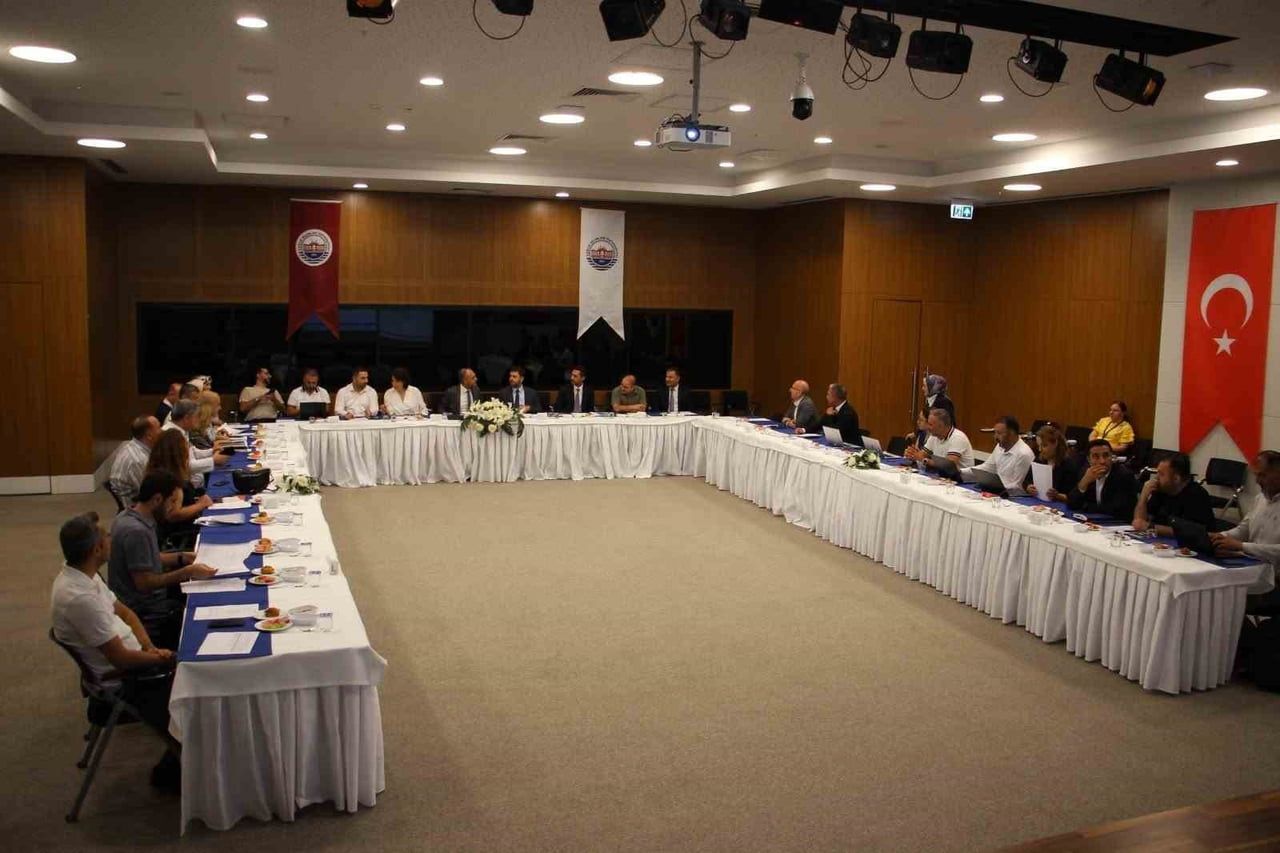 ELAZIĞ’DA SAĞLIK HİZMETLERİ DEĞERLENDİRİLDİ