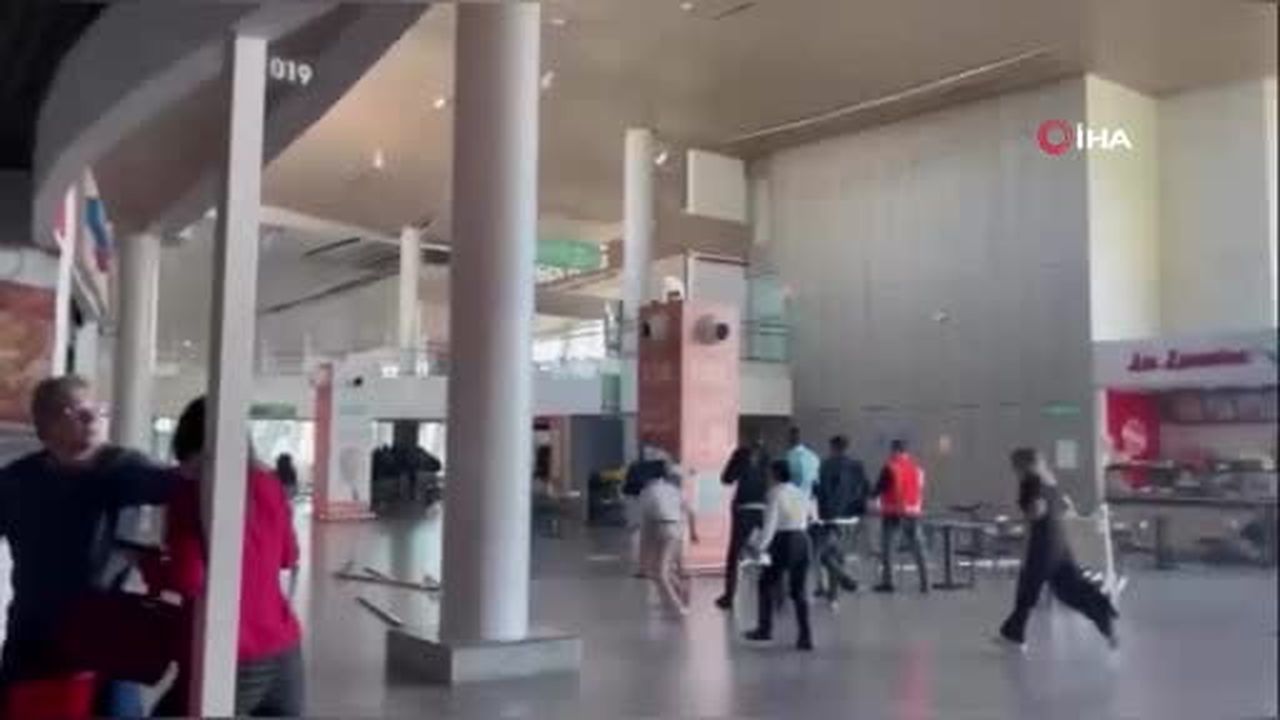 Kolombiya'da meydana gelen 7,1 büyüklüğündeki depremde 20 kişinin hayatını kaybettiği açıklandı....